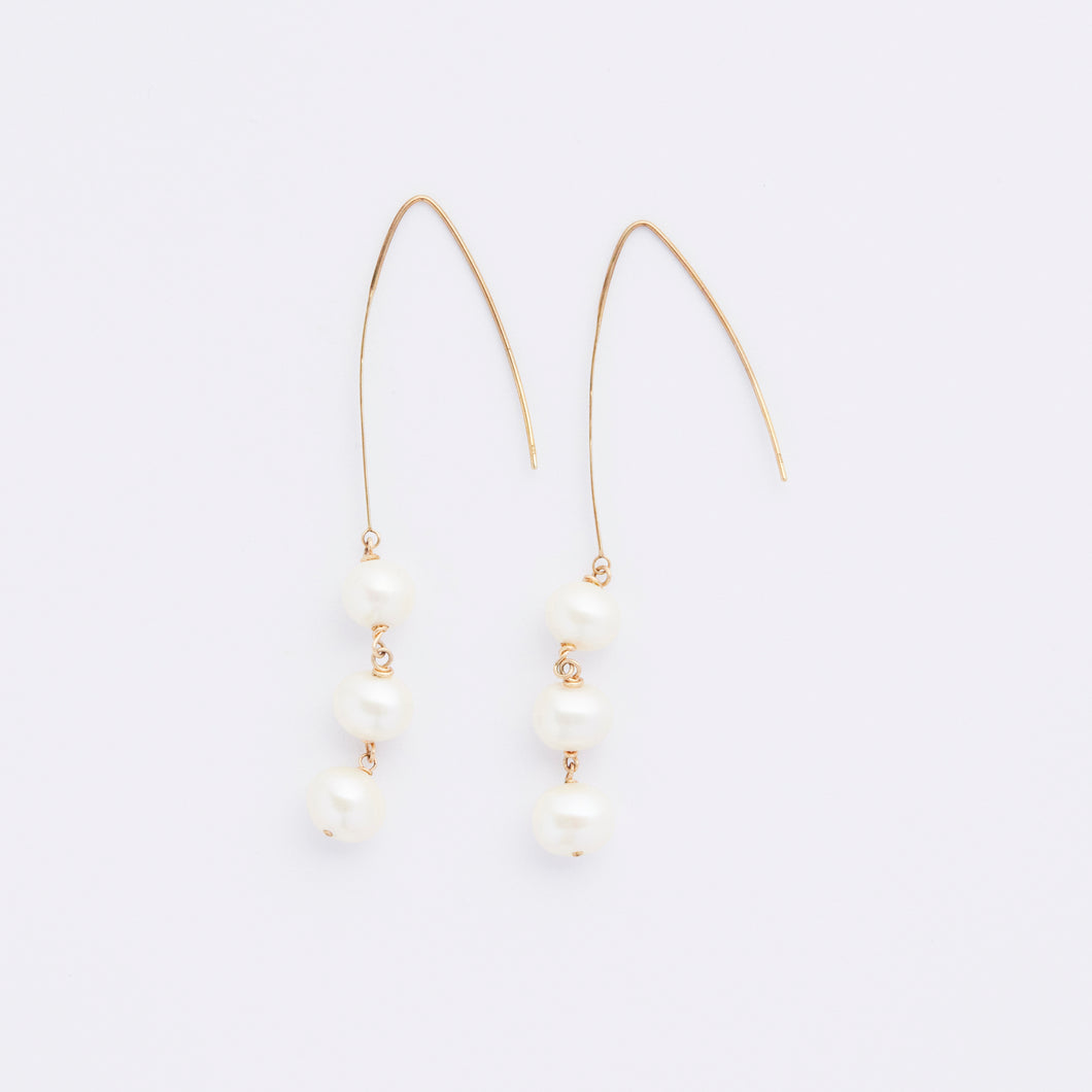 marquis hoop pierce/white pearl