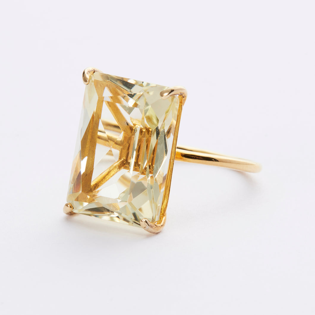 tranceparent ring/yellow quarts