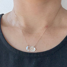 画像をギャラリービューアに読み込む, raw stone necklace/herkimer crystal
