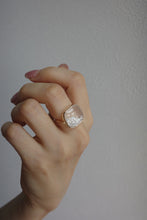 将图片加载到图库查看器，moving diamond ring/diamond,crystal
