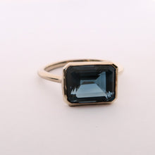 Load image into Gallery viewer, pegasus ring/london blue topaz
