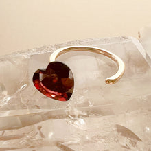 画像をギャラリービューアに読み込む, heart pinky ring/garnet
