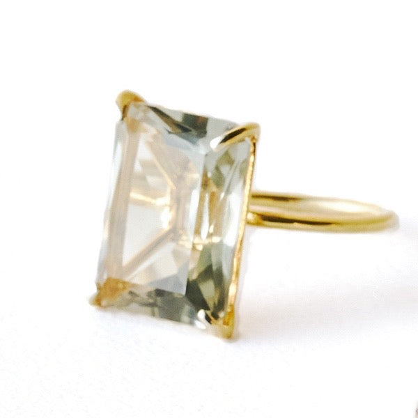 tranceparent ring/green amethyst